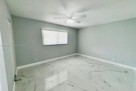 Copropriété à vendre à Lauderhill, Floride: 2 chambres, 111.48 m2 № 1345159 - photo 15