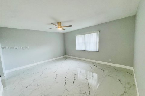 Copropriété à vendre à Lauderhill, Floride: 2 chambres, 111.48 m2 № 1345159 - photo 10