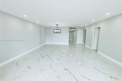 Copropriété à vendre à Lauderhill, Floride: 2 chambres, 111.48 m2 № 1345159 - photo 7