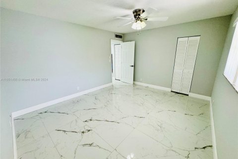 Copropriété à vendre à Lauderhill, Floride: 2 chambres, 111.48 m2 № 1345159 - photo 16