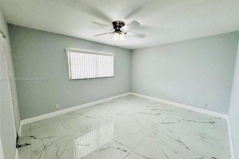 Copropriété à vendre à Lauderhill, Floride: 2 chambres, 111.48 m2 № 1345159 - photo 17