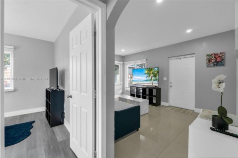 Villa ou maison à louer à Miami, Floride: 3 chambres, 96.62 m2 № 1345084 - photo 5