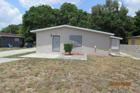 House in Fort Lauderdale, Florida 2 bedrooms, 119.1 sq.m. № 1217346 - photo 7