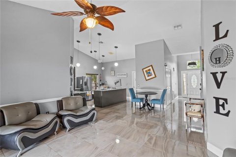 Villa ou maison à vendre à Kissimmee, Floride: 4 chambres, 153.2 m2 № 1311663 - photo 8