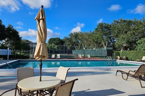 Condo in Delray Beach, Florida, 2 bedrooms  № 1228755 - photo 17