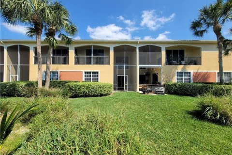 Townhouse in Palm City, Florida 3 bedrooms, 255.48 sq.m. № 1103625 - photo 23
