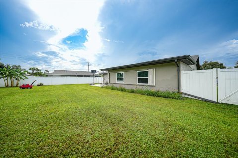 House in Port Charlotte, Florida 4 bedrooms, 146.69 sq.m. № 1337504 - photo 21