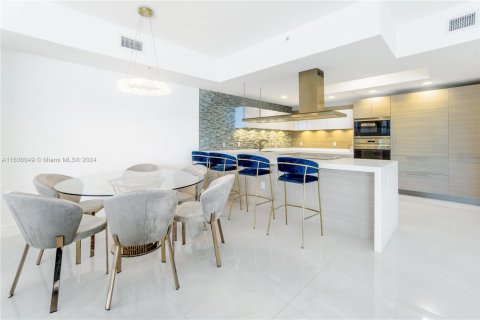 Condominio en venta en North Miami Beach, Florida, 2 dormitorios, 154.87 m2 № 1309519 - foto 7