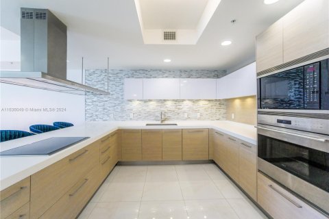 Condominio en venta en North Miami Beach, Florida, 2 dormitorios, 154.87 m2 № 1309519 - foto 17