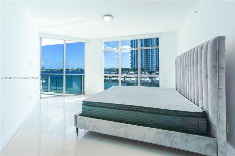 Condominio en venta en North Miami Beach, Florida, 2 dormitorios, 154.87 m2 № 1309519 - foto 9