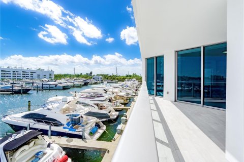 Copropriété à vendre à North Miami Beach, Floride: 2 chambres, 154.87 m2 № 1309519 - photo 4