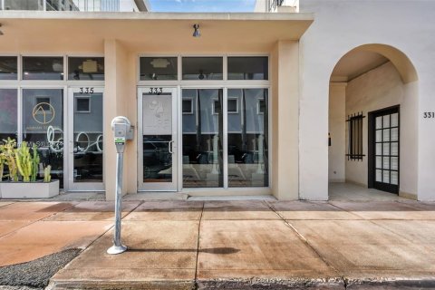 Commercial property in Coral Gables, Florida № 1309457 - photo 1