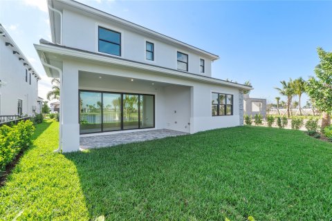 House in Palm Beach Gardens, Florida 6 bedrooms, 380.53 sq.m. № 714475 - photo 15