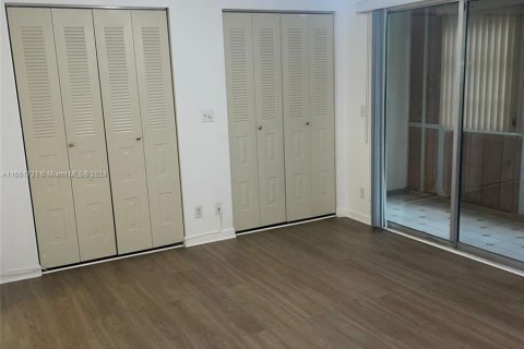 Apartamento en alquiler en Pembroke Pines, Florida, 1 dormitorio, 65.22 m2 № 1345128 - foto 11