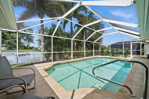 Villa ou maison à vendre à Port Charlotte, Floride: 3 chambres, 236.16 m2 № 1350503 - photo 3