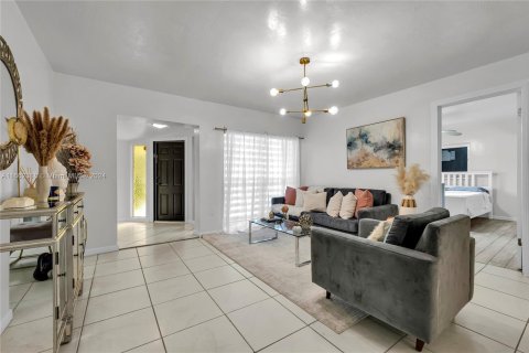 Villa ou maison à vendre à Miramar, Floride: 4 chambres, 202.43 m2 № 1380399 - photo 22