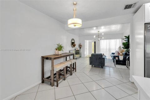 Casa en venta en Miramar, Florida, 4 dormitorios, 202.43 m2 № 1380399 - foto 5