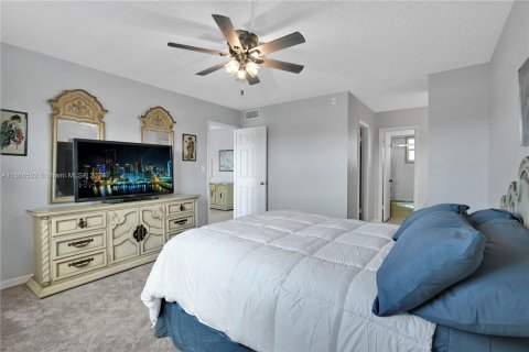 Copropriété à vendre à North Miami Beach, Floride: 1 chambre, 76.74 m2 № 1380308 - photo 18