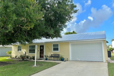 House in Okeechobee, Florida 3 bedrooms, 96.99 sq.m. № 1307156 - photo 1