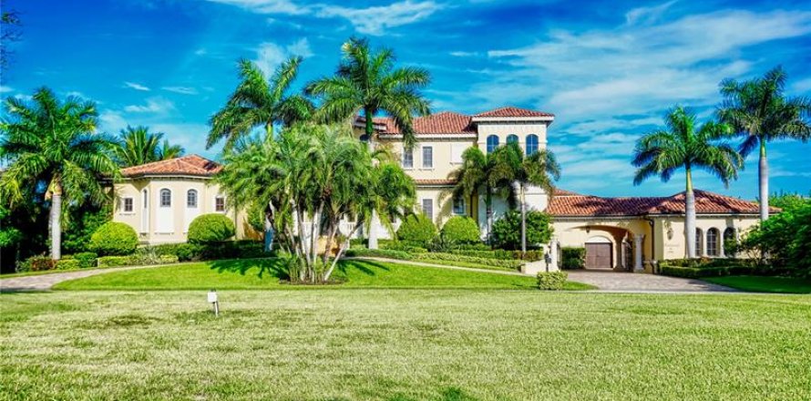 Villa ou maison à Tierra Verde, Floride 5 chambres, 717.11 m2 № 293305