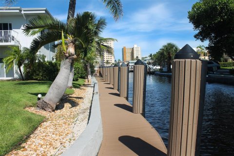 Condo in Pompano Beach, Florida, 1 bedroom  № 968223 - photo 10