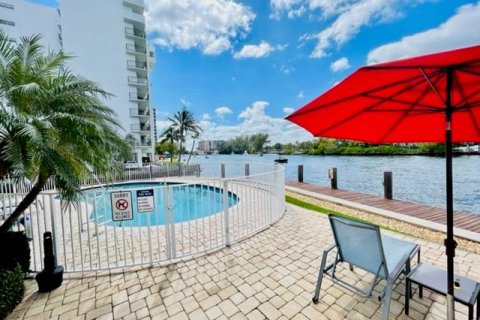 Copropriété à vendre à Pompano Beach, Floride: 1 chambre, 46.64 m2 № 968223 - photo 2