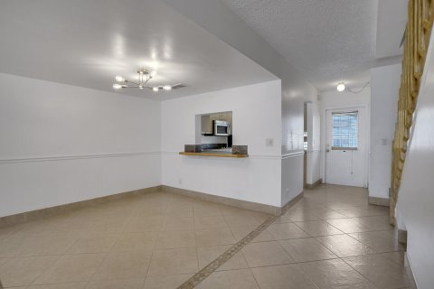 Townhouse in West Palm Beach, Florida 2 bedrooms, 144.37 sq.m. № 1174295 - photo 30