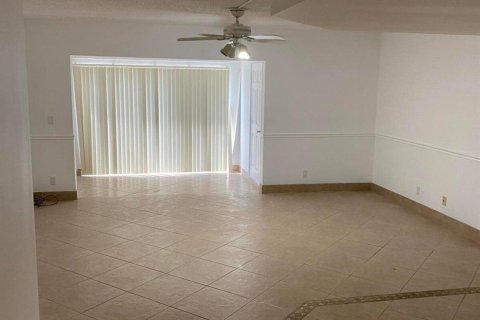 Townhouse in West Palm Beach, Florida 2 bedrooms, 144.37 sq.m. № 1174295 - photo 9