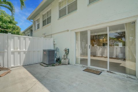 Adosado en venta en West Palm Beach, Florida, 2 dormitorios, 144.37 m2 № 1174295 - foto 24