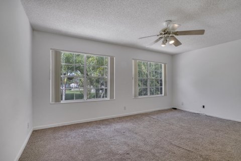 Townhouse in West Palm Beach, Florida 2 bedrooms, 144.37 sq.m. № 1174295 - photo 12