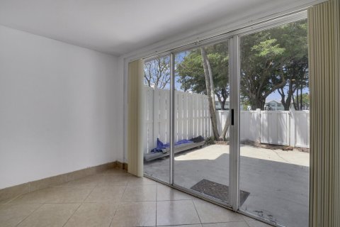 Adosado en venta en West Palm Beach, Florida, 2 dormitorios, 144.37 m2 № 1174295 - foto 14