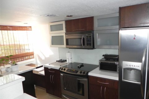 Condominio en venta en Doral, Florida, 2 dormitorios, 125.33 m2 № 1206337 - foto 9