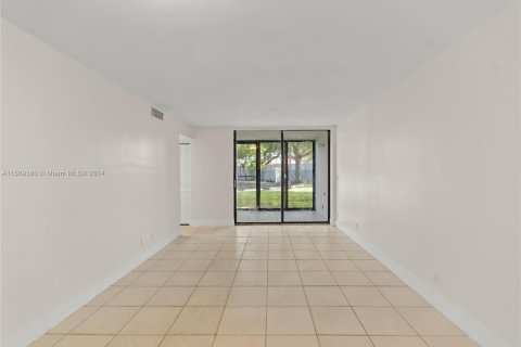 Condominio en venta en Oakland Park, Florida, 2 dormitorios, 82.68 m2 № 1386187 - foto 16