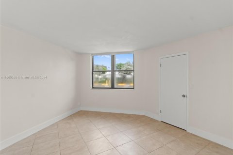 Copropriété à vendre à Oakland Park, Floride: 2 chambres, 82.68 m2 № 1386187 - photo 15