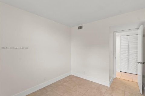 Copropriété à vendre à Oakland Park, Floride: 2 chambres, 82.68 m2 № 1386187 - photo 21