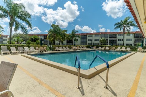 Condominio en venta en Pembroke Pines, Florida, 2 dormitorios, 135.54 m2 № 976699 - foto 19