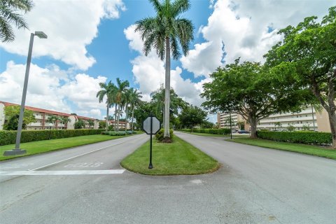 Condominio en venta en Pembroke Pines, Florida, 2 dormitorios, 135.54 m2 № 976699 - foto 22
