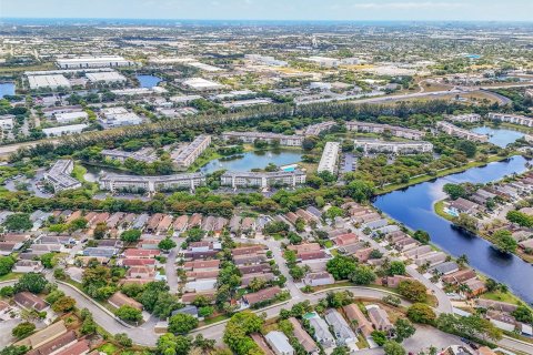 Condo in Coconut Creek, Florida, 2 bedrooms  № 1135467 - photo 10