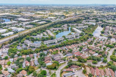 Condo in Coconut Creek, Florida, 2 bedrooms  № 1135467 - photo 6