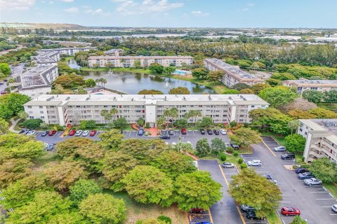 Condo in Coconut Creek, Florida, 2 bedrooms  № 1135467 - photo 15