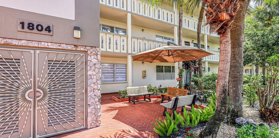 Condo in Coconut Creek, Florida, 2 bedrooms  № 1135467