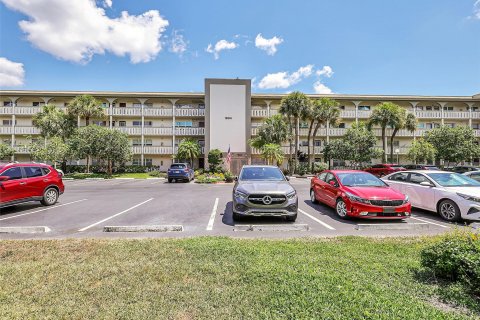 Condo in Coconut Creek, Florida, 2 bedrooms  № 1135467 - photo 3