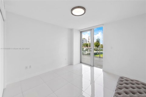 Condominio en alquiler en Bay Harbor Islands, Florida, 2 dormitorios, 106.84 m2 № 1357279 - foto 11