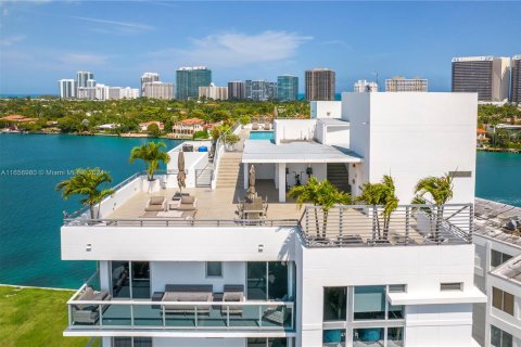 Copropriété à louer à Bay Harbor Islands, Floride: 2 chambres, 106.84 m2 № 1357279 - photo 3