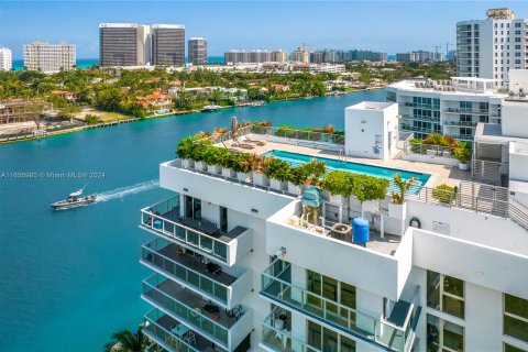 Copropriété à louer à Bay Harbor Islands, Floride: 2 chambres, 106.84 m2 № 1357279 - photo 4