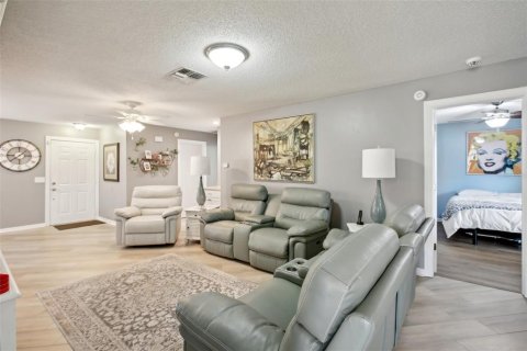 Condo in New Port Richey, Florida, 2 bedrooms  № 1264553 - photo 6