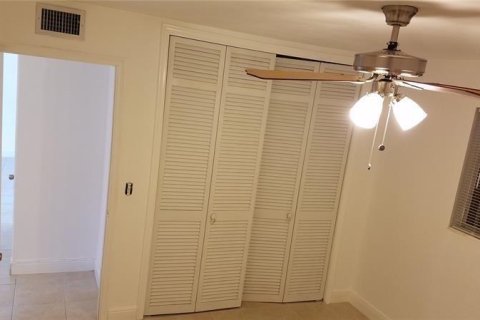 Condo in Hollywood, Florida, 2 bedrooms  № 1092692 - photo 2