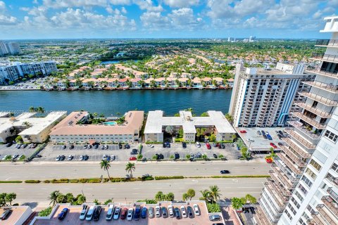 Condo in Hollywood, Florida, 2 bedrooms  № 1078005 - photo 3