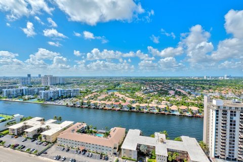 Condo in Hollywood, Florida, 2 bedrooms  № 1078005 - photo 19