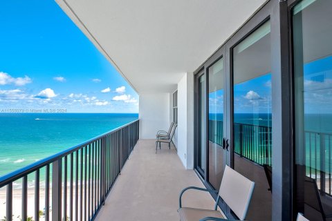 Copropriété à vendre à Hollywood, Floride: 2 chambres, 102.19 m2 № 1078005 - photo 15